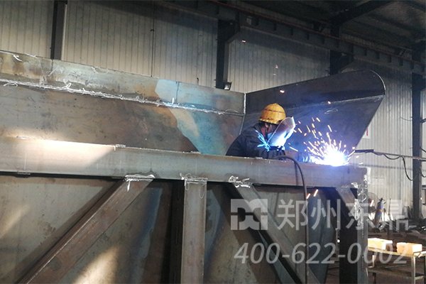 煤泥烘干機(jī)設(shè)備生產(chǎn)制造現(xiàn)場(chǎng)